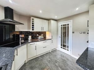 Kitchen- click for photo gallery